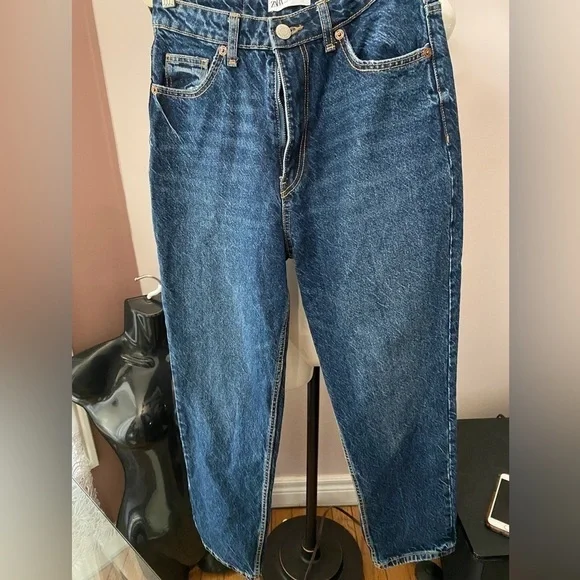 Zara HIGH RISE MOM JEANS DARK BLUE SZ US6 - Picture 6 of 12